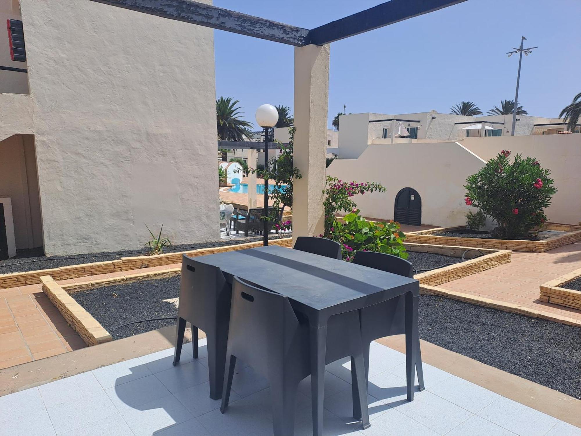 Homeforguest Apartamento Con Terraza Y Piscina En Corralejo Dış mekan fotoğraf